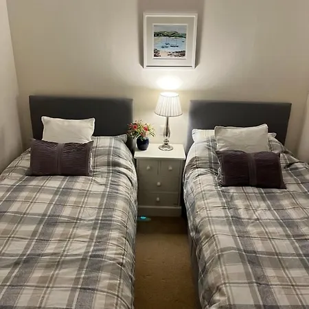 8 Trehawks. Luxury 2 Bed And 2 Bath